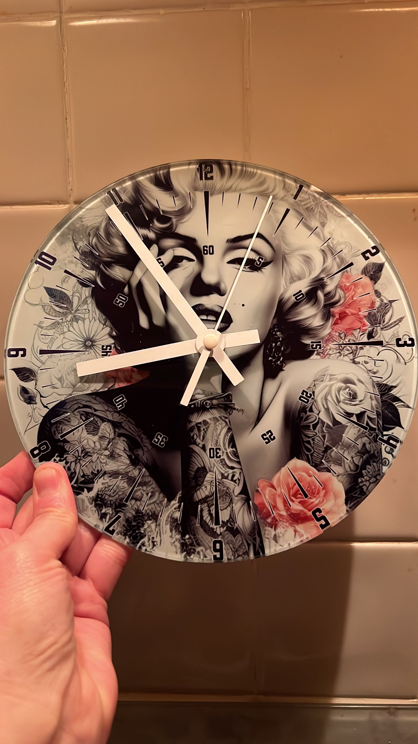 Customisable wall clock