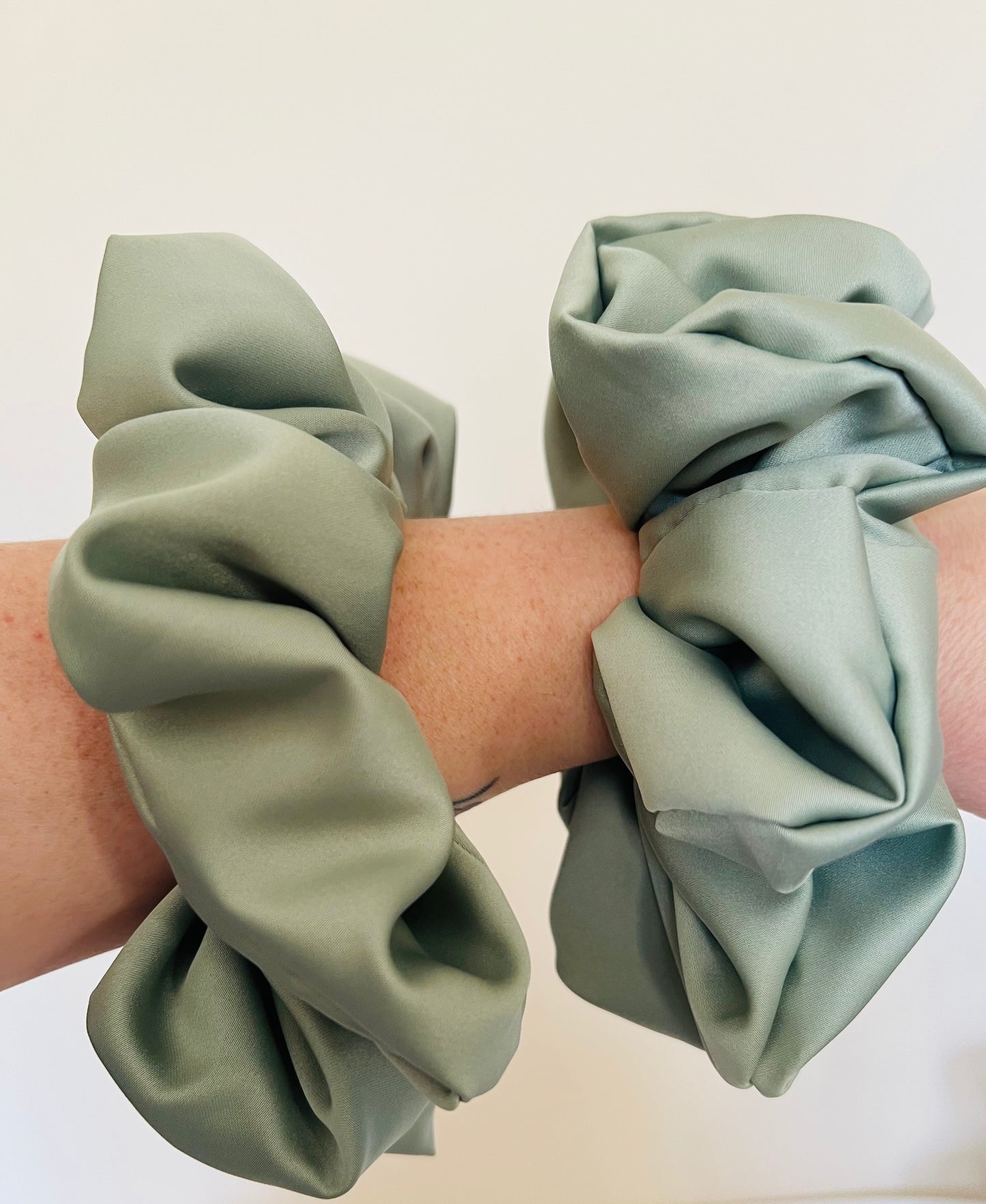 2XL sage  scrunchie