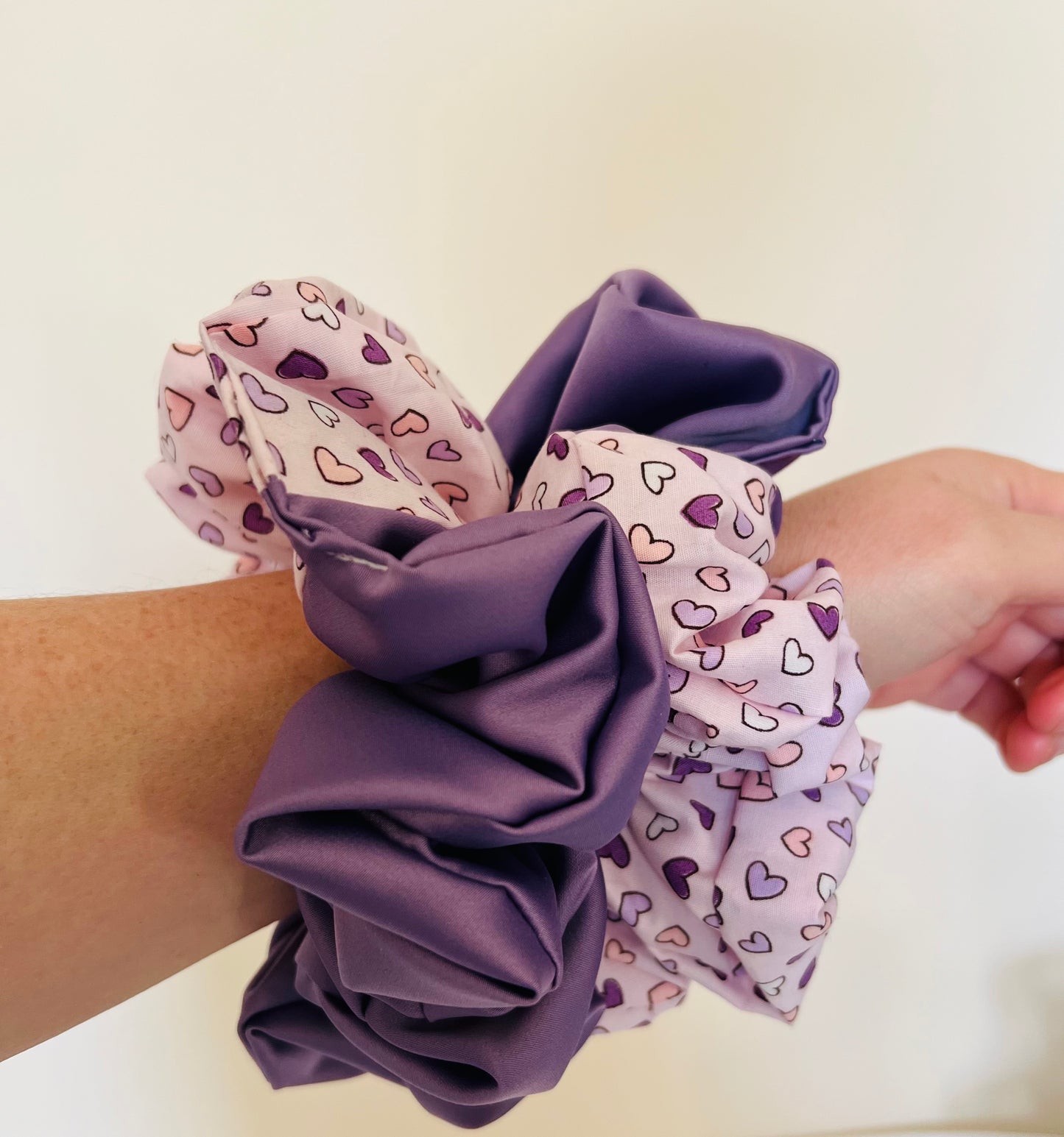 2xl lilac Valentin split  scrunchie