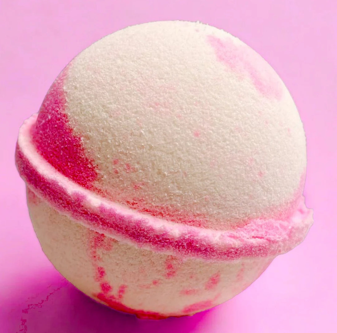 Marshmallow & fresh Raspberry bath bomb